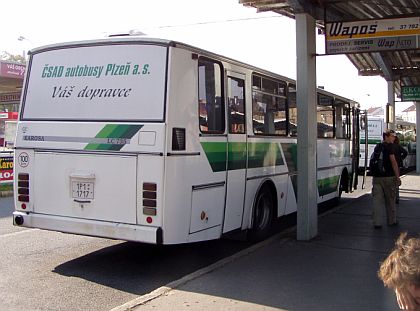 Autobusem z Plzně do Prahy a zpět rok poté.