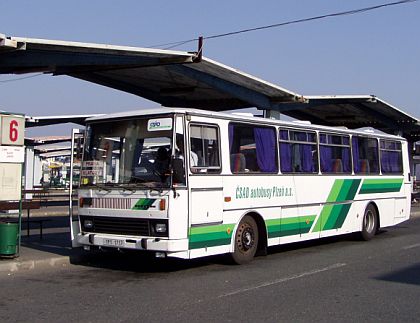 Autobusem z Plzně do Prahy a zpět rok poté.