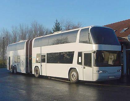 Mají rádi autobusy - Jakub Matoušek se věnuje především značce NEOPLAN.