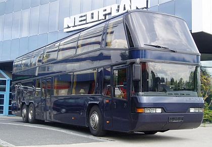 Mají rádi autobusy - Jakub Matoušek se věnuje především značce NEOPLAN.