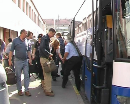 Skupina amatérských filmařů část své tvorby zaměřila na autobusovou dopravu.