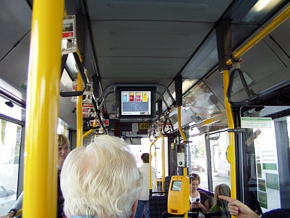 Nový systém CITYSCREEN v plzeňském autobuse ...