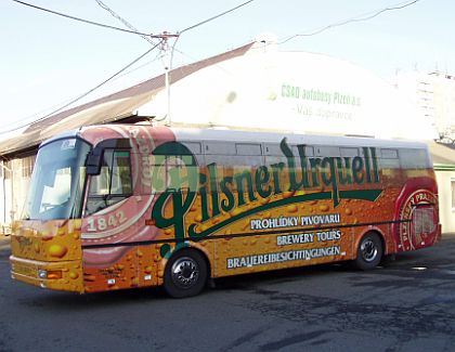 'PilsnerUrquellbus' pro turisty v plzeňském pivovaře.