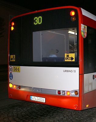 10 velkokapacitních autobusů Solaris 15 m zejména na okružní lince 30 v Plzni