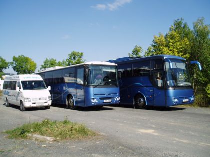 iHNed.cz: Domažlický dopravce Josef Turek vozí  děti ze škol i turisty.