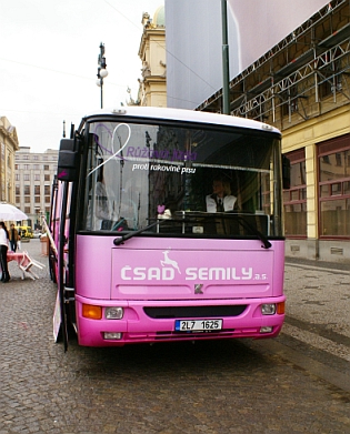 Irisbus Iveco partnerem projektu Růžová jízda proti rakovině prsu