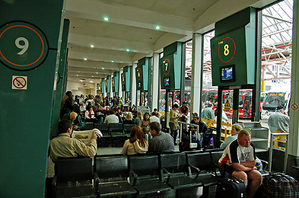 BUSportál SK: Victoria Coach Station - oslavuje 75. výročie