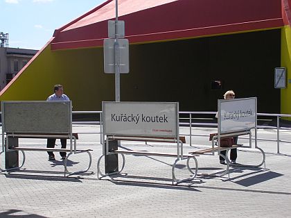 Kuřácký koutek na autobusovém nádraží České Budějovice.