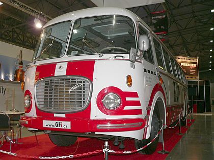 Autobus Škoda 706 RTO podruhé na INVEXU, a to v konferenční úpravě.