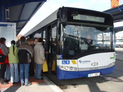 Patnáctimetrové třínápravové autobusy Solaris Urbino u Connex Morava