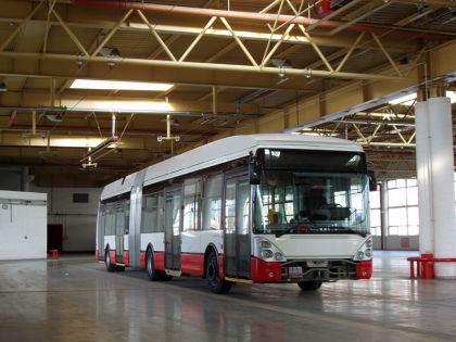 První den provozu trolejbusů ŠKODA 25TrBT Irisbus v Brně.