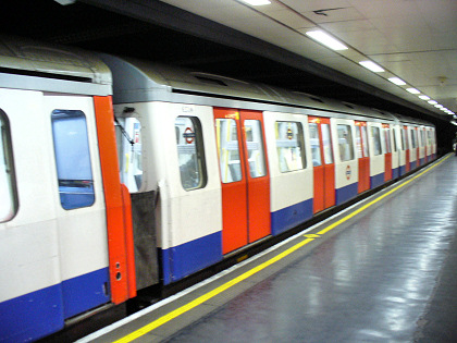 BUSportál SK: Londýnske metro /London Underground/