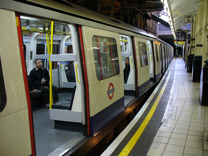 BUSportál SK: Londýnske metro /London Underground/