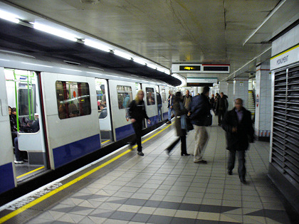 BUSportál SK: Londýnske metro /London Underground/