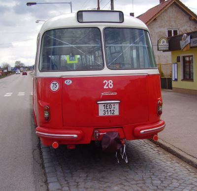 Dopravní podnik města Pardubic: zvláštní linka číslo 52 a autobus Škoda 706 RTO