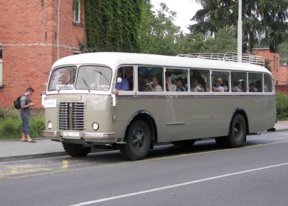 BUSmonitor: Parní lokomotivu Matěj doprovodí historický autobus.