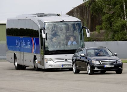 Světová premiéra nového autokaru Mercedes-Benz Travego s  Active Brake Assist