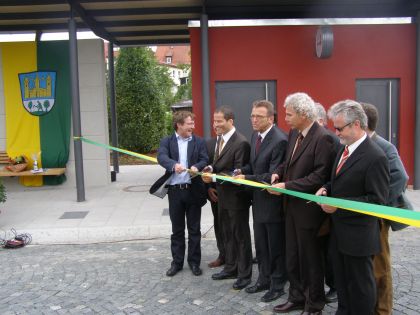 Slavnostního otevření autobusového nádraží Zentraler Omnibusbahnhof (ZOB)