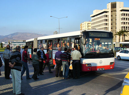 BUSportál SK: Autobusová doprava v tureckom Izmire a Efeze