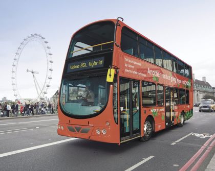 Světová premiéra patrového hybridu Volvo B5L  na Euro Bus Expo v Birminghamu.