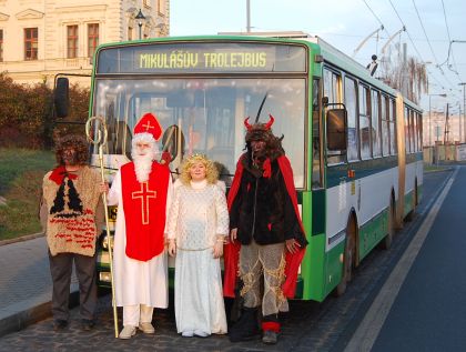 Tradiční  Mikulášův trolejbus 30.11. v Plzni - Doubravce.