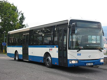 Expres Jablonec nad Nisou - Praha ve špičkách každou hodinu.