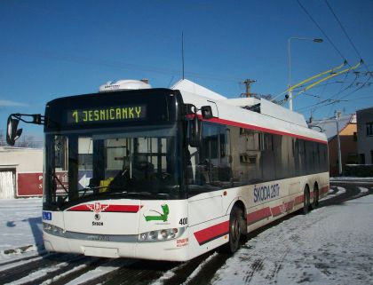 Zasněžená romantika s letošní 'celebritou' - pardubickým trolejbusem