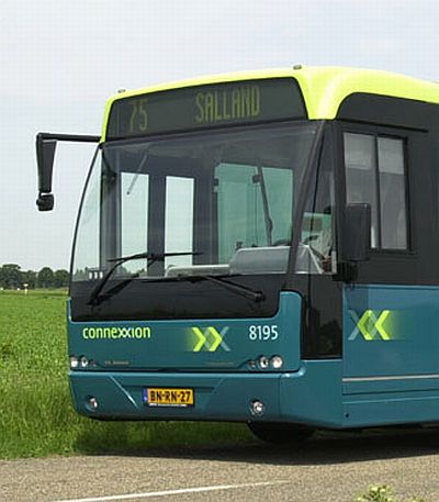 VDL Bus &amp; Coach: 2000. autobus Ambassador - 1000. pro Conexxion.