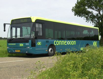 VDL Bus &amp; Coach: 2000. autobus Ambassador - 1000. pro Conexxion.