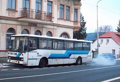 Na Šumavě autobusem. Lyžařská fotoreportáž Martina Jandy