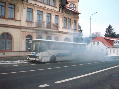 Na Šumavě autobusem. Lyžařská fotoreportáž Martina Jandy