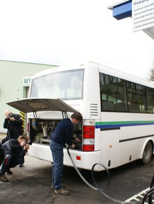 10.3. byla oficielně uvedena do provozu 19. plnicí stanice na CNG v Semilech.