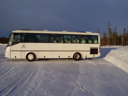 Zimní testování systémů EBS a ESC autobusu SOR  C 9,5 nedaleko polárního kruhu.