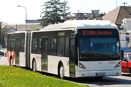 BUSportál SK: Zatiaľ osem autobusov Van Hool od utorka premáva v nitrianskej MHD