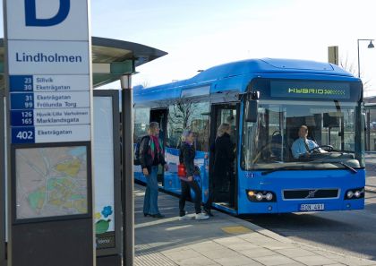 Světová premiéra provozu hybridního autobusu Volvo v Göteborgu.