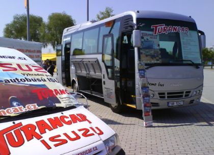 Midibus Isuzu se představil na jarní Autoshow v Letňanech.