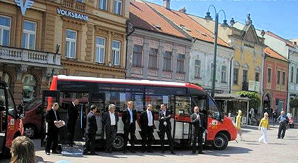 BUSportál SK: Mestské midibusy First FCLLI slovenského výrobcu ROŠERO-P