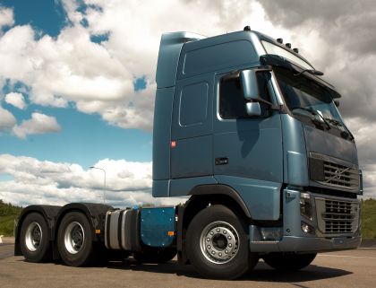 Z nákladního světa: První předání nejsilnějšího  tahače na světě - Volvo FH16.