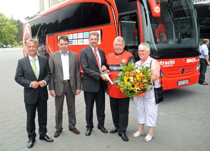 Autobus klubu  Eintracht Frankfurt Mercedes-Benz Travego M s Active Brake Assist