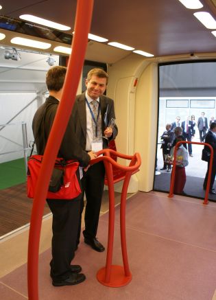 UITP Vienna 2009: Plně automatický letištní 'mover' Airval - koleje i pneumatiky