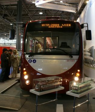 UITP Vienna 2009: Trolejbus 42003A  běloruského výrobce Belkommunmash s německým