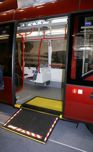 UITP Vienna 2009: Trolejbus 42003A  běloruského výrobce Belkommunmash s německým