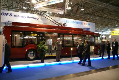 UITP Vienna 2009: Trolejbus 42003A  běloruského výrobce Belkommunmash s německým