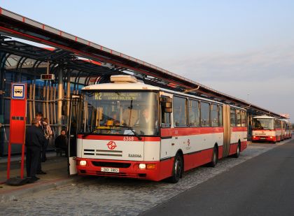 Autobusy a návštěva papeže po třetí - tentokrát záběry z Letňan 