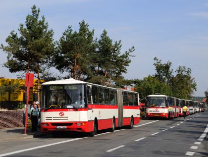 Autobusy a návštěva papeže po třetí - tentokrát záběry z Letňan 