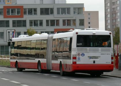 Objektivem čtenáře BUSportálu: Kloubový autobus SOR NB 18 v ulicích Prahy