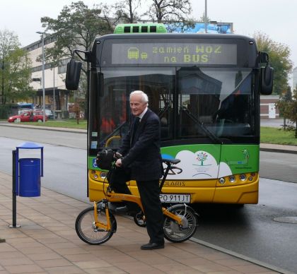 Současné autobusy v Krakově: Vystavované vozy i záběry z ulic.