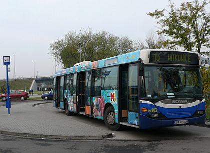 Současné autobusy v Krakově: Vystavované vozy i záběry z ulic.