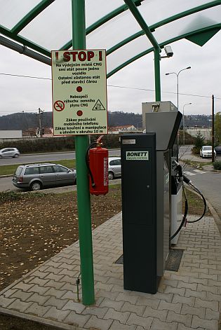 Pražská plynárenská otevřela další plnicí stanici stlačeného zemního plynu (CNG)