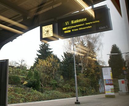 Z návštěvy Hamburku: Cesta rychlodráhou S1 z letiště do stanice Reeperbahn